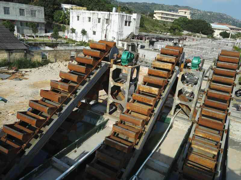 洗沙設(shè)備生產(chǎn)線現(xiàn)場(chǎng)
